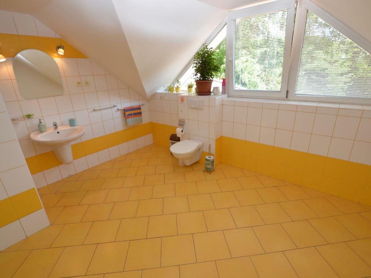 Вілла Comfortable Detached House With Large Garden Klokoci Екстер'єр фото